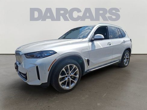 Used 2025 BMW X5 xDrive50e w/ Climate Comfort Package image 3