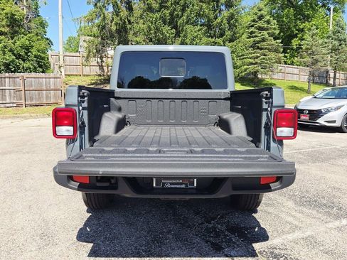 New 2026 Jeep Gladiator Mojave AWD/4WD image 9