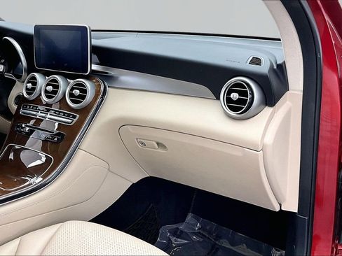 Used 2017 Mercedes-Benz GLC 300 4MATIC image 17