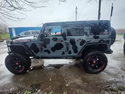 Used 2014 Jeep Wrangler Unlimited Sahara w/ Connectivity Group image 5