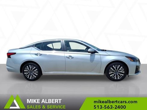 Used 2023 Nissan Altima 2.5 SV FWD image 8