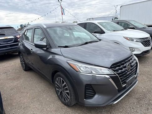 Used 2021 Nissan Kicks SV FWD image 4