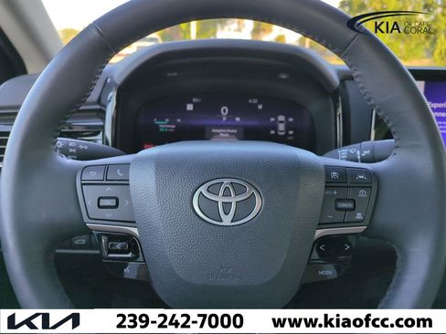 Used 2025 Toyota Camry XLE image 25