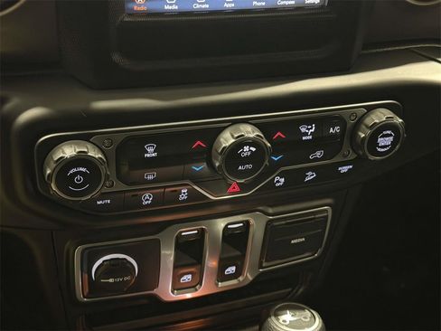 Used 2018 Jeep Wrangler Sport S image 21