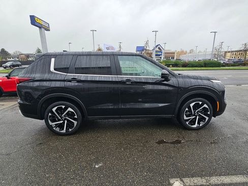 Used 2024 Mitsubishi Outlander SE image 4