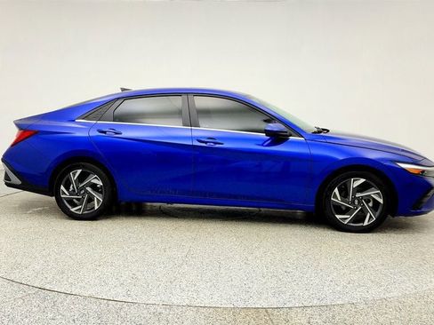 Used 2024 Hyundai Elantra SEL w/ Convenience Package image 4