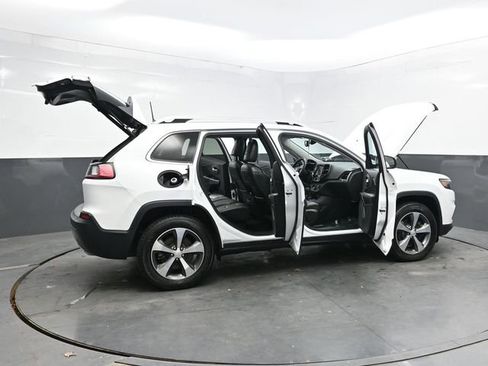 Used 2019 Jeep Cherokee Limited image 44
