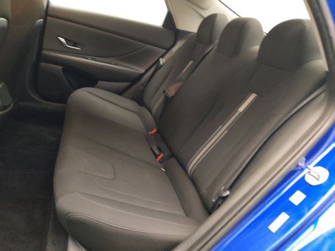 Used 2023 Hyundai Elantra SEL image 18