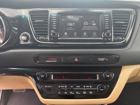 Used 2017 Kia Sedona EX FWD image 23