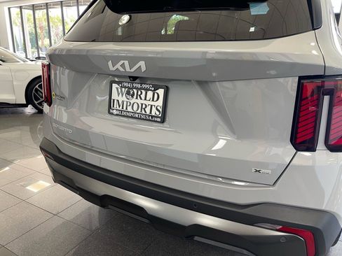 Used 2024 Kia Sorento SX Prestige w/ Sage Leather Package AWD/4WD image 18