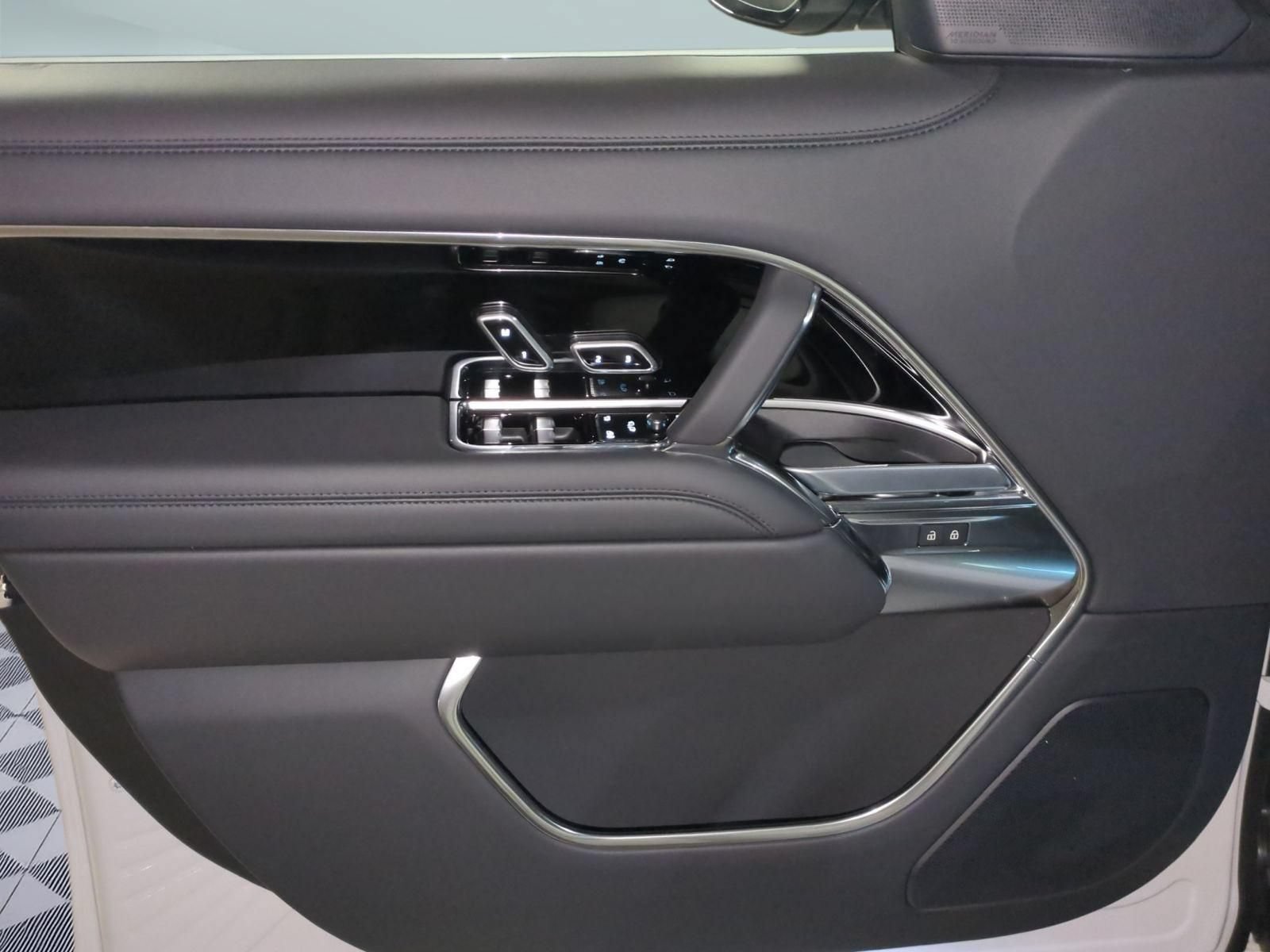 New 2026 Land Rover Range Rover SE AWD/4WD image 11
