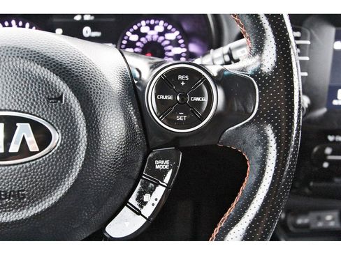 Used 2018 Kia Soul ! FWD image 16