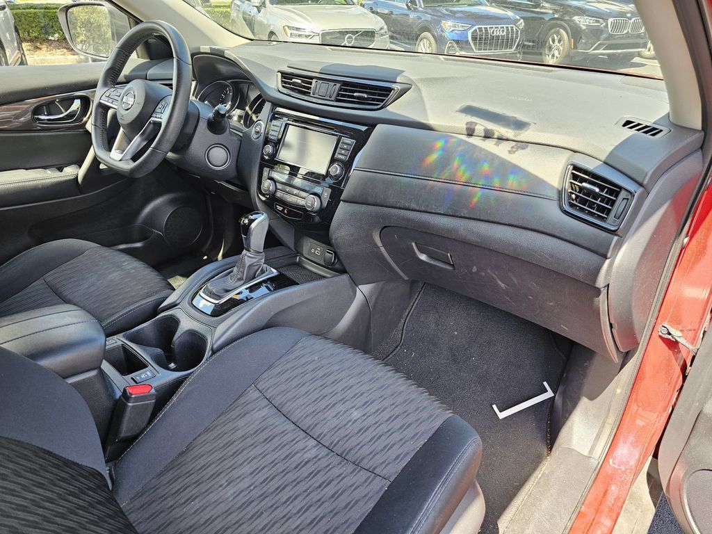 Used 2019 Nissan Rogue SV FWD image 11