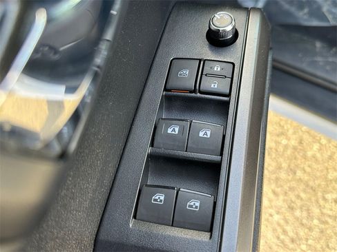 Used 2018 Toyota Tacoma TRD Sport image 21