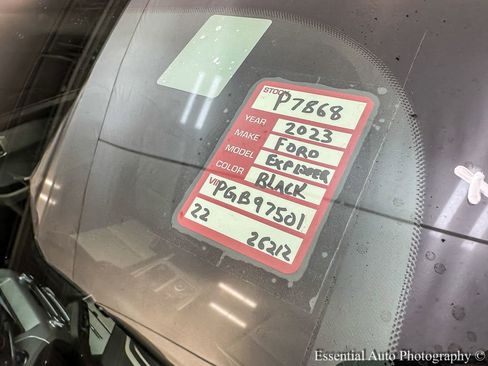 Used 2023 Ford Explorer XLT w/ Equipment Group 202A image 31