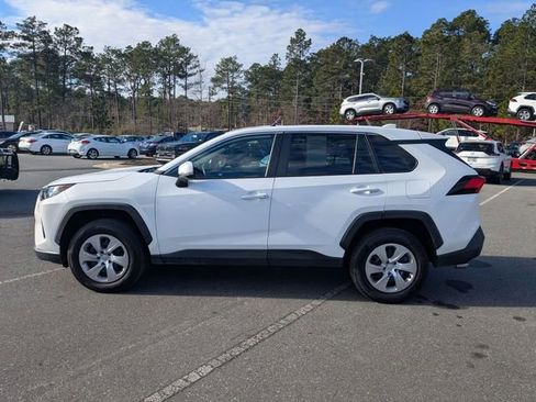 Used 2022 Toyota RAV4 LE image 7