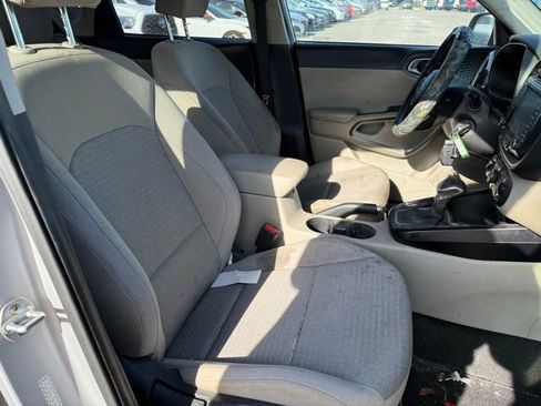 Used 2020 Kia Soul S image 14