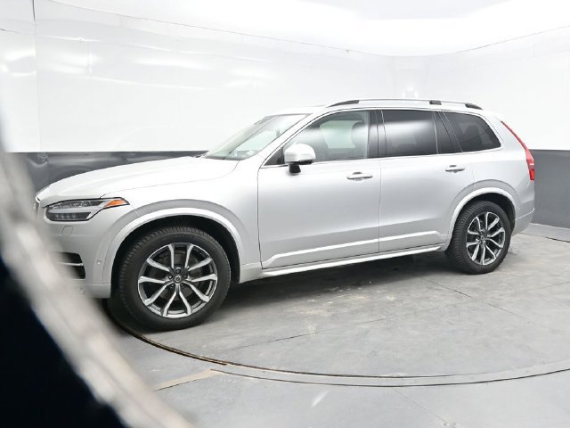 Used 2018 Volvo XC90 T6 Momentum w/ Convenience Package AWD/4WD image 3