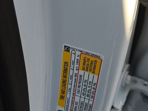 Used 2024 Chevrolet Silverado 2500 LT image 28