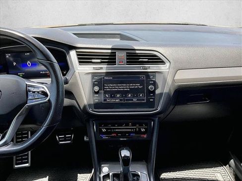 Used 2023 Volkswagen Tiguan SE R-Line FWD image 8