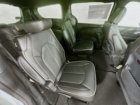 New 2026 Chrysler Pacifica Limited w/ S Appearance Package FWD image 36