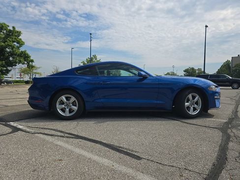 Used 2018 Ford Mustang Coupe RWD image 11
