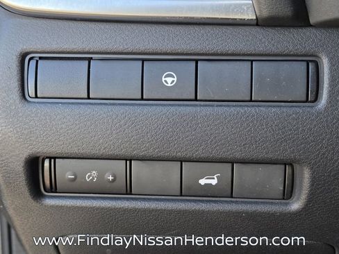 Used 2023 Nissan Rogue SL w/ SL Premium Package image 23