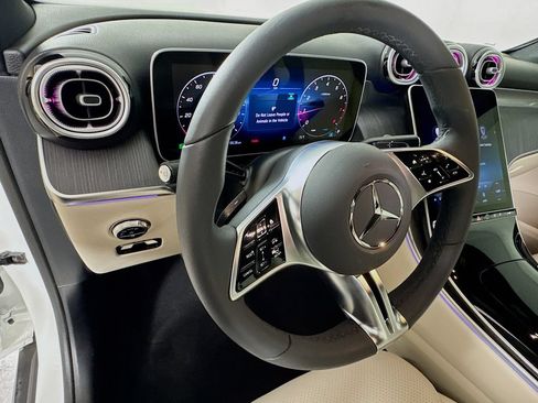 Used 2026 Mercedes-Benz GLC 300 image 11