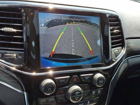 Used 2020 Jeep Grand Cherokee Limited AWD/4WD image 20