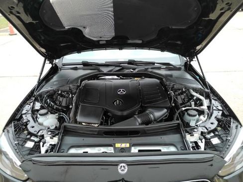 Used 2025 Mercedes-Benz C 300 Sedan image 51