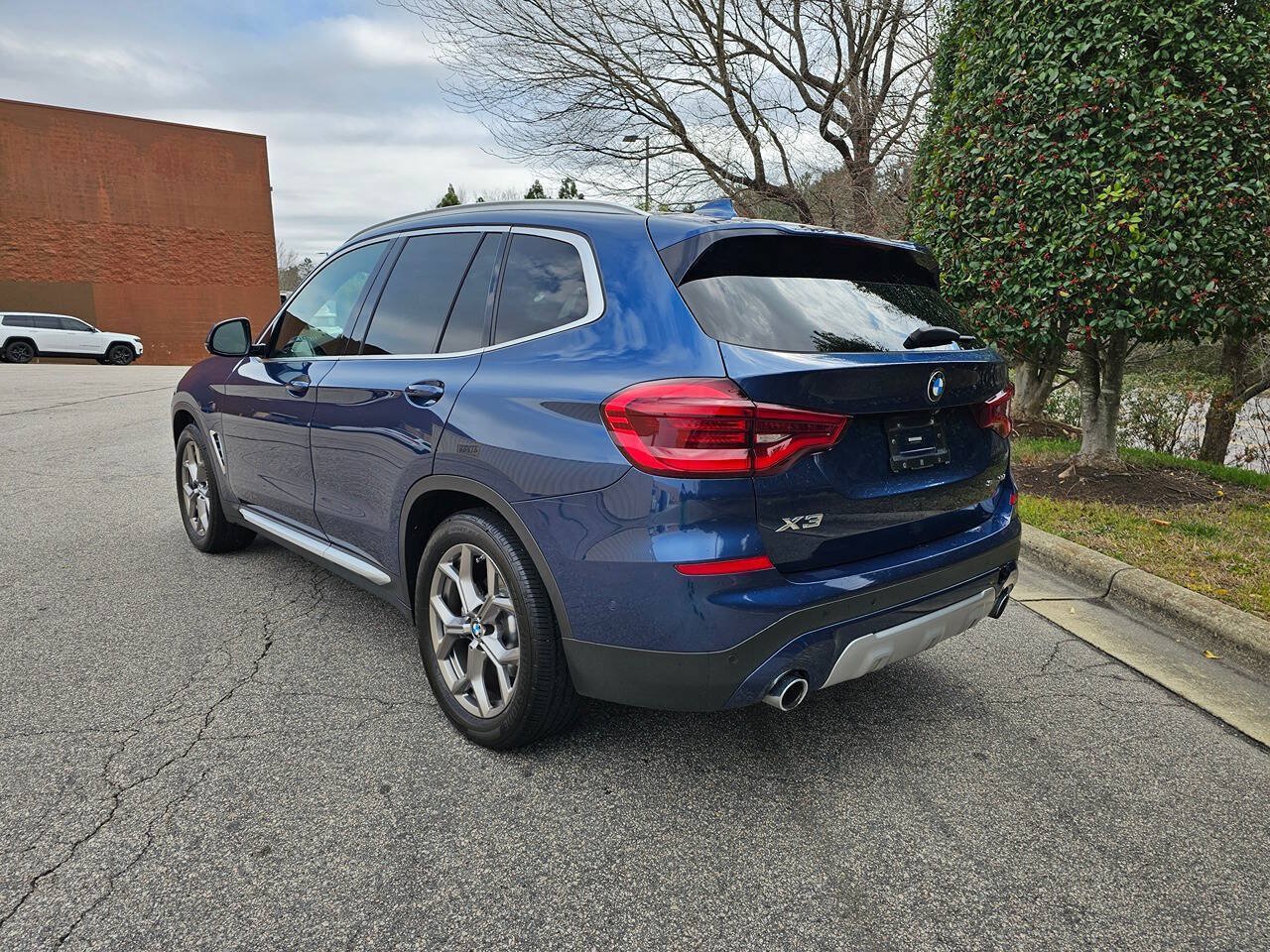 Used 2021 BMW X3 sDrive30i RWD image 3