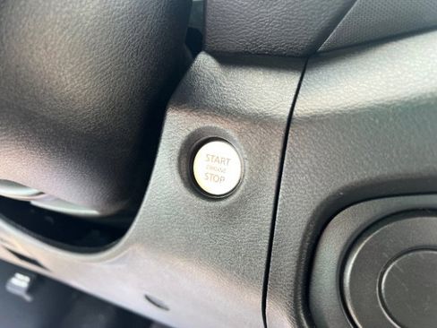 Used 2022 Nissan Frontier SV w/ Technology Package image 33