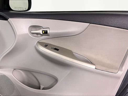 Used 2013 Toyota Corolla LE FWD image 28