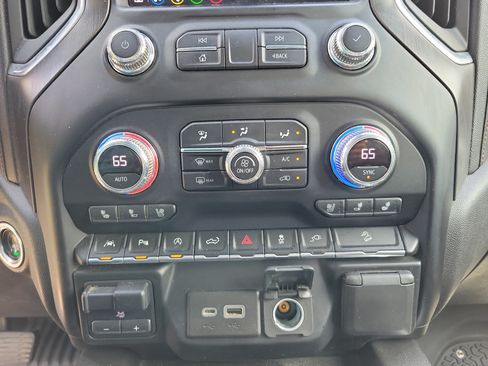 Used 2021 GMC Sierra 1500 AT4 w/ AT4 Value Package AWD/4WD image 12