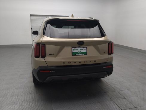 Used 2021 Kia Sorento S w/ Panoramic Sunroof Package AWD/4WD image 6