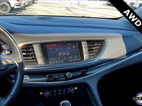 Used 2021 Buick Enclave Premium image 9