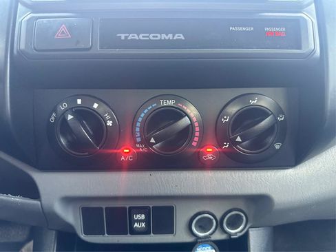 Used 2015 Toyota Tacoma PreRunner w/ Convenience Package RWD image 18