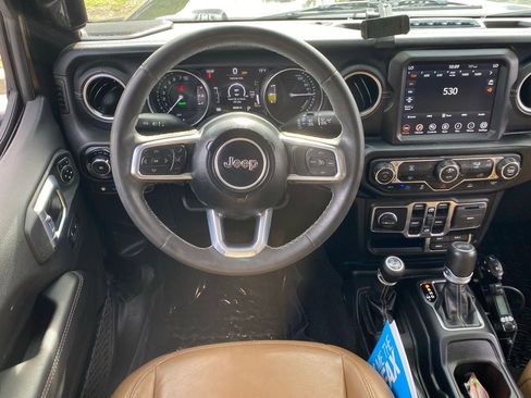 Used 2023 Jeep Wrangler Unlimited Sahara AWD/4WD image 10
