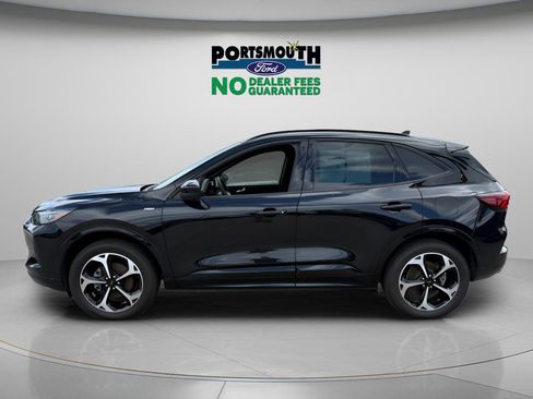 Used 2025 Ford Escape ST-Line Elite w/ Premium Technology Package AWD/4WD image 2