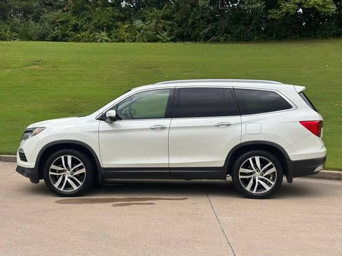 Used 2017 Honda Pilot Touring image 7