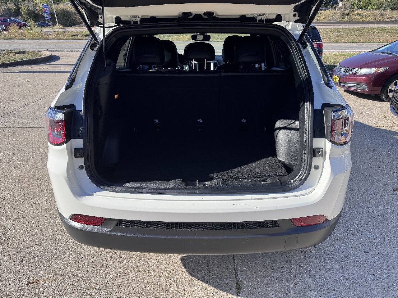 Used 2021 Jeep Compass Latitude AWD/4WD image 17