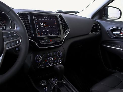 Used 2022 Jeep Cherokee Limited w/ Elite Package image 28