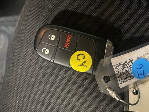 Used 2023 Jeep Renegade Latitude image 25