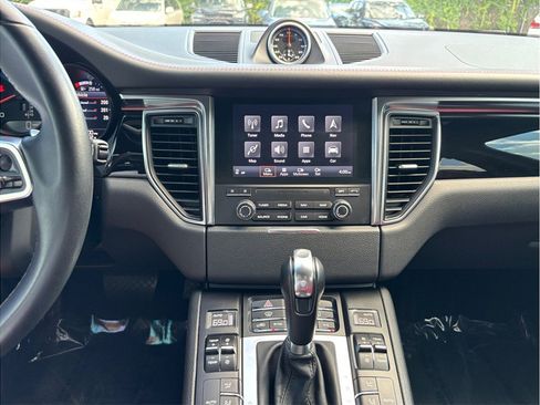 Used 2018 Porsche Macan GTS AWD/4WD image 11
