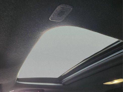 Certified 2025 Toyota Corolla Cross AWD Hybrid w/ Moonroof Package image 15