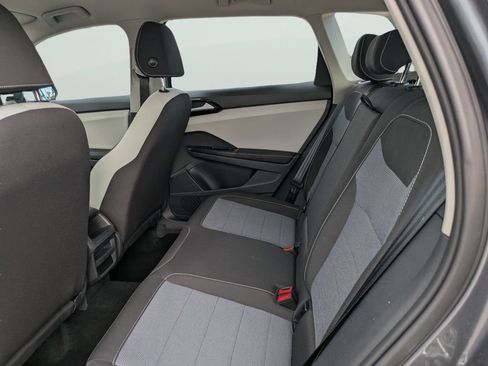 Certified 2025 Volkswagen Taos S FWD image 14