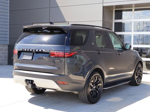 Certified 2025 Land Rover Discovery S AWD/4WD image 7