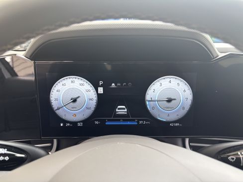 Used 2025 Hyundai Elantra SEL FWD image 15