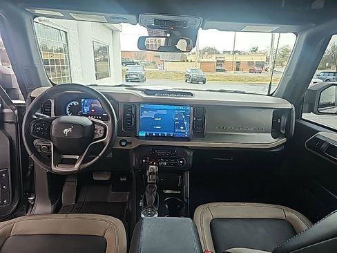 Used 2024 Ford Bronco Wildtrak image 12