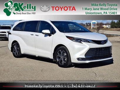 Used 2025 Toyota Sienna Platinum